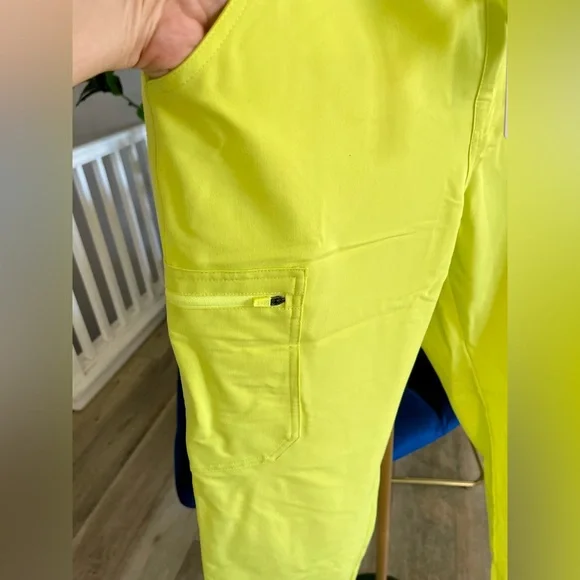 NWT Figs Set High Waisted Yola Skinny Scrub Pants™ Women’s Size Top L Pants M - Picture 6 of 7